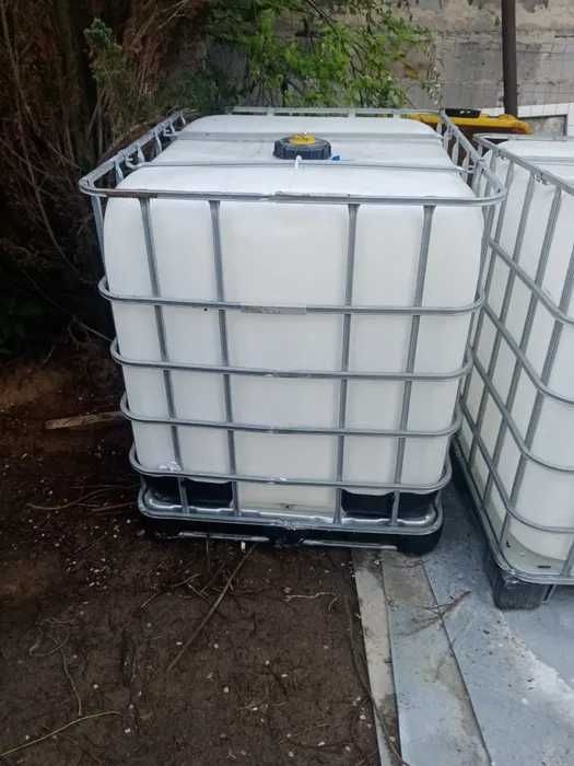 Zbiornik typu  mauzer 1000 L