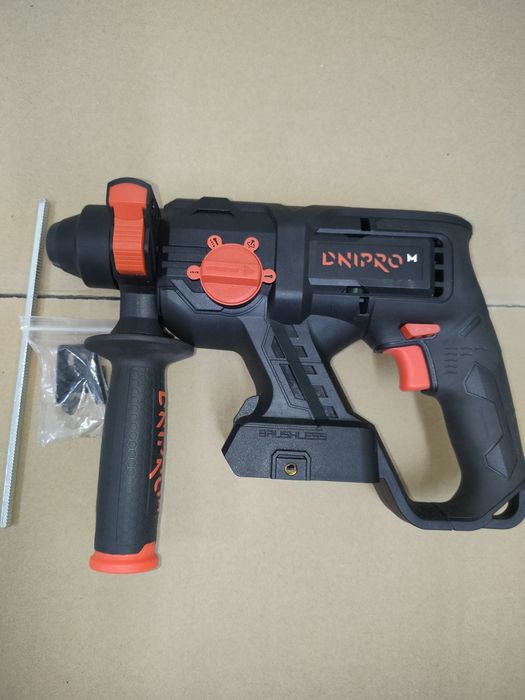 Перфоратор акумуляторний Dnipro-M DHR 201 Compact.