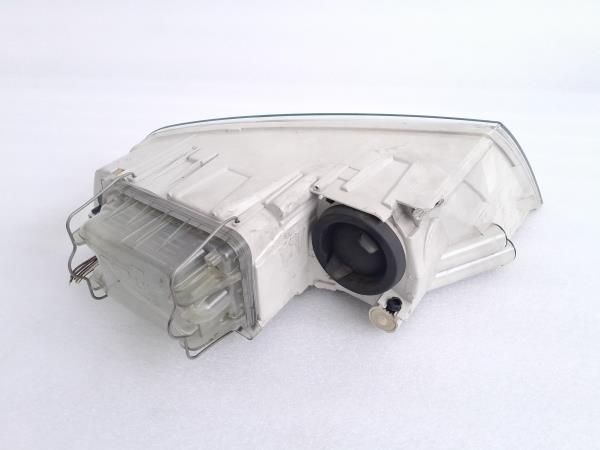 Ótica / farol esquerda SKODA Octavia II Hatchback (1Z3)