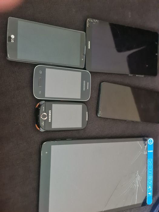 Vendo tablet e smartphone alguns partidos