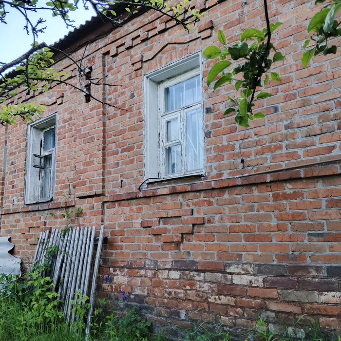 Продаю дом  г.Мерефа с шикарным участком