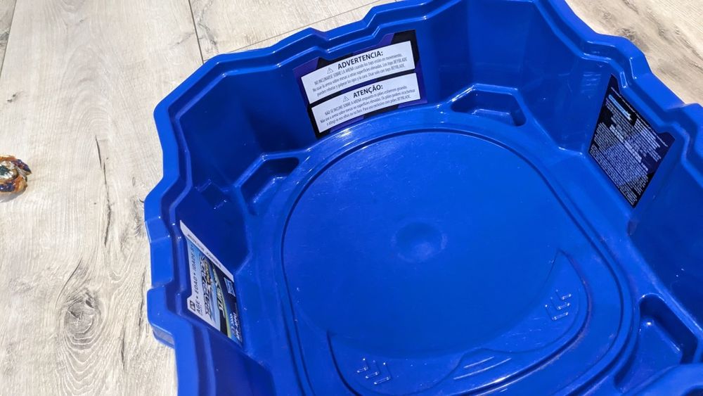 Арена, бейблейди та запускалки!