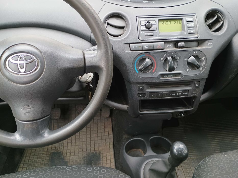 Toyota Yaris 1.0 1.3 Wspomaganie Klimatyzacja