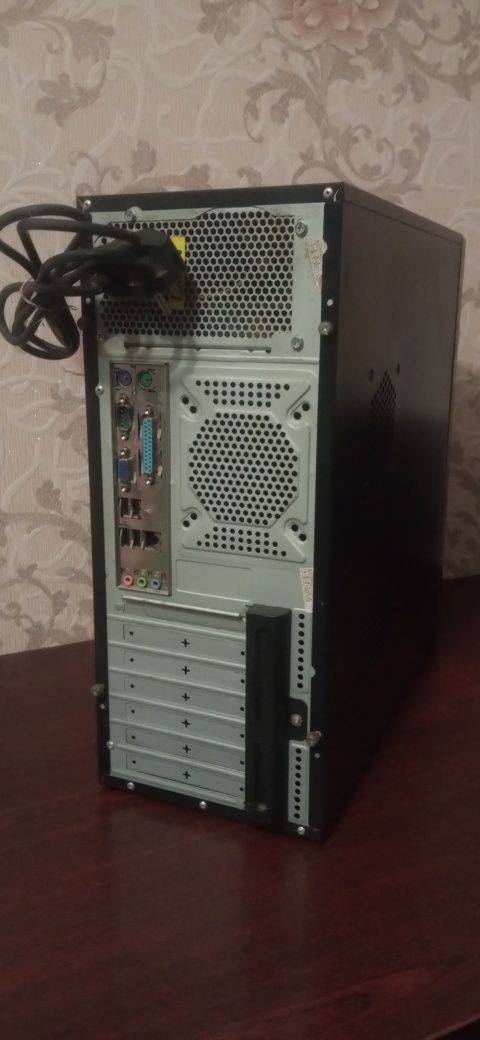 Корпус ПК, Блок живлення, HDD, дисковод