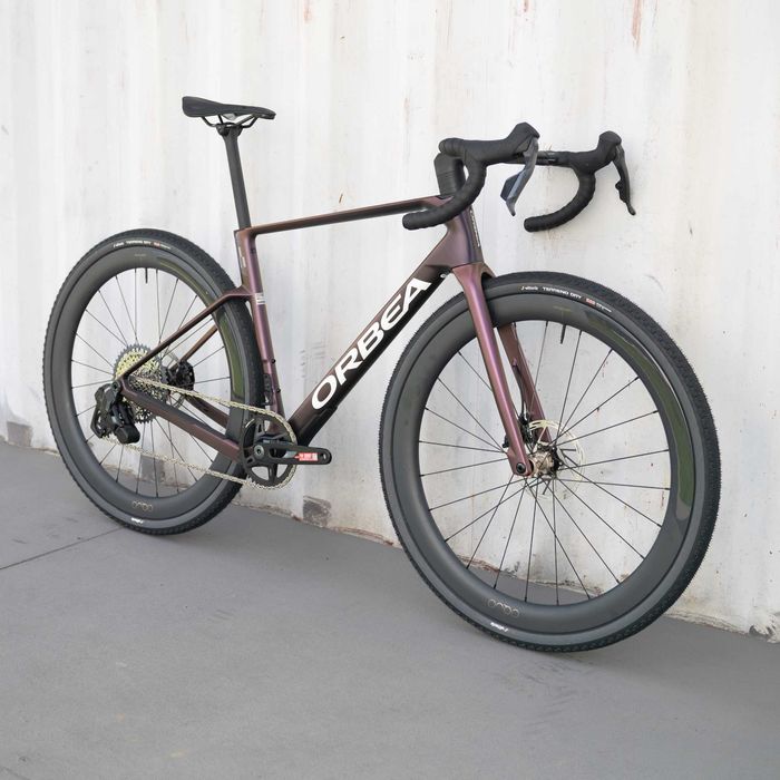 Rower gravel Orbea Terra Race M31eLTD rozm M sunset Rival XPLR E1