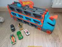Hot Wheels City Transporter Autek Tory Wyścigowe + auta i myjnia