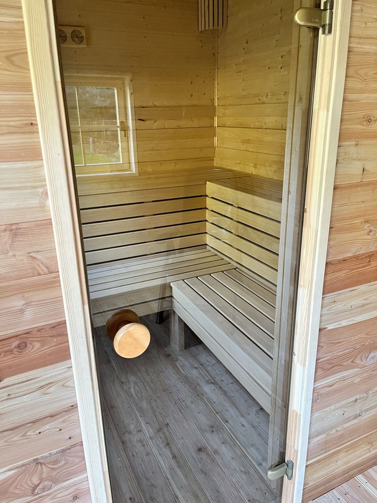 Dom z bala na wynajem sauna jacuzzi na 12 osób.