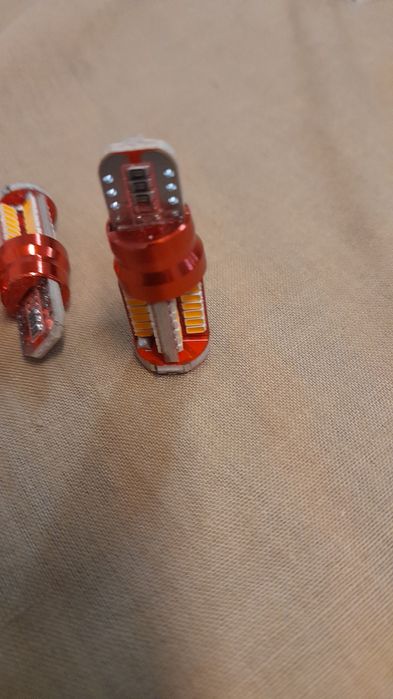 Lâmpadas leds T10 para piscas de cor amarela.