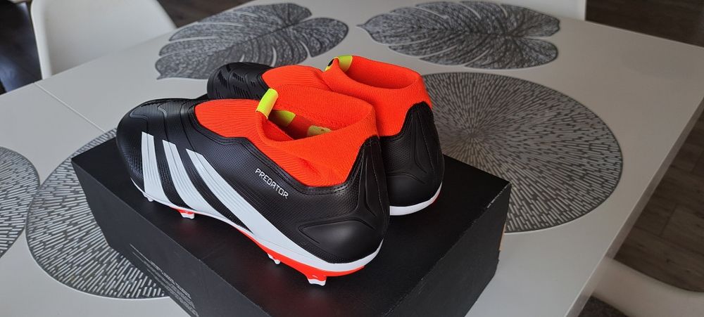 Buty piłkarskie adidas Predator League LL 44 2/3