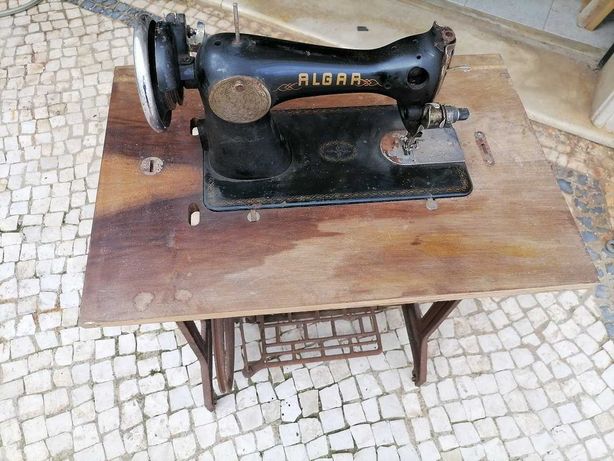 Máquina de costura antiga - Algar