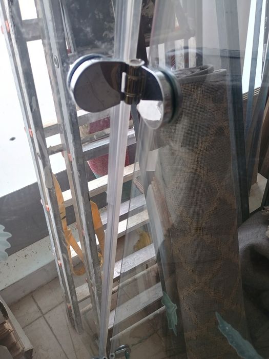 Vidro móvel para banheiro