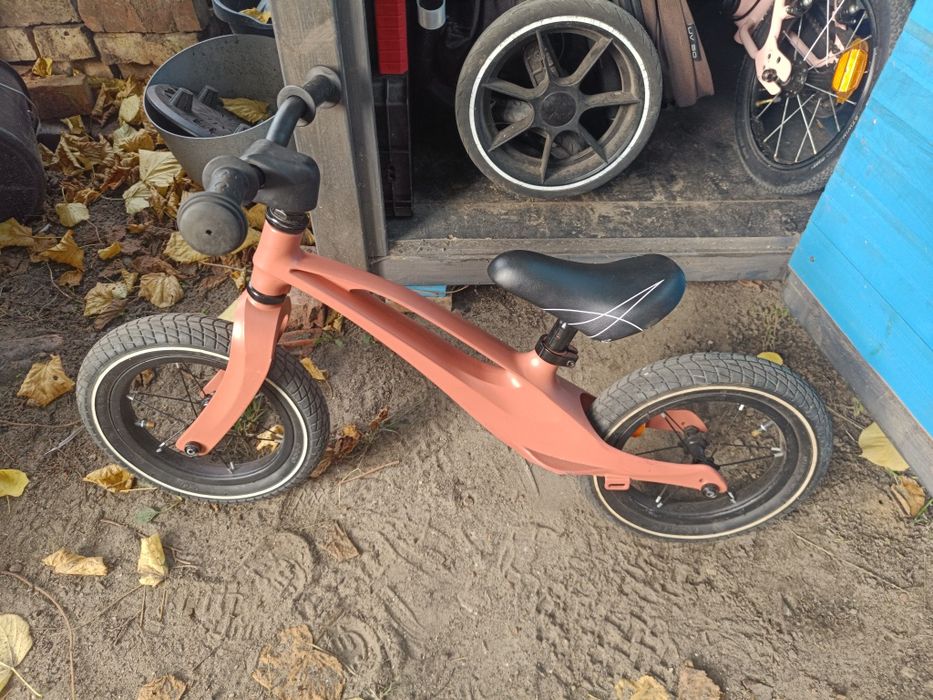 Rowerek 12'' Lionelo Bart Air