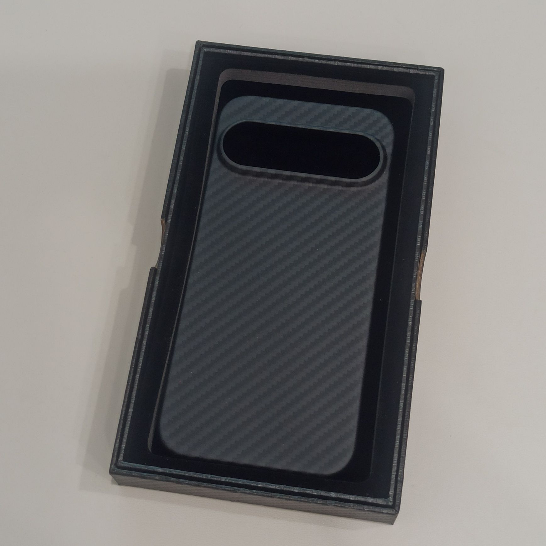 Карбоновый чехол Google Pixel 9