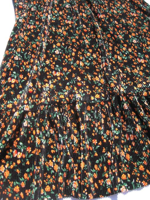 Красивое цветочное лёгкое платье плиссе ASOS