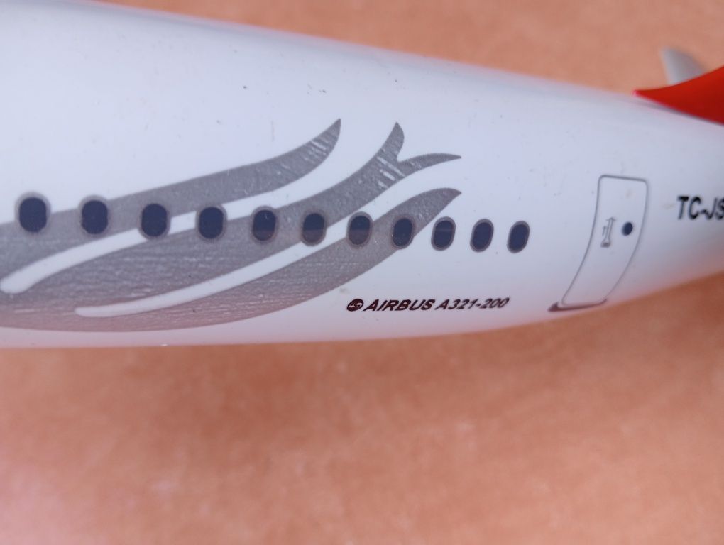 Модель самолёта airbus a321-200