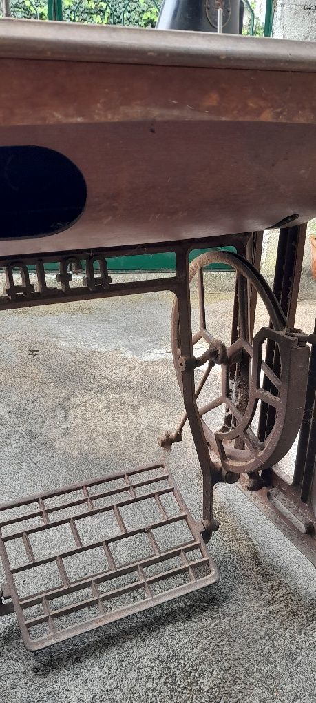 Máquina de costura alfa  antiga