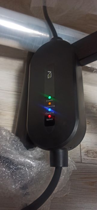 Зарядний пристрій до електромобіля