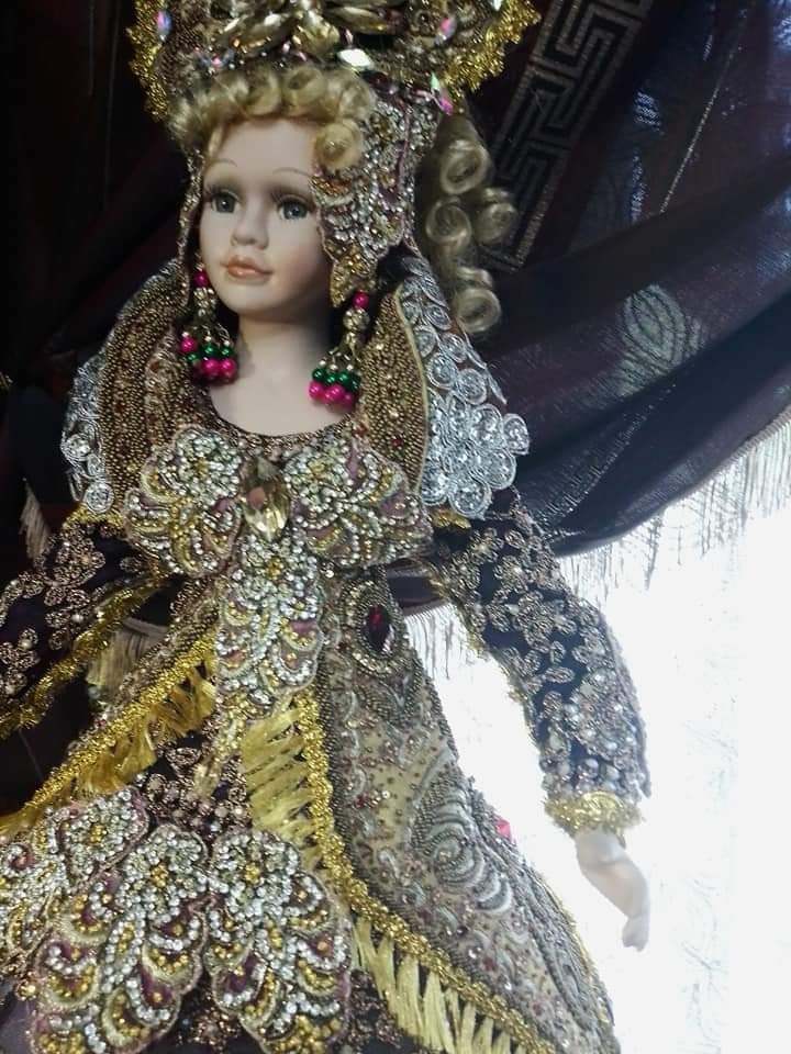 Фарфоровая кукла шкатулка 90 см