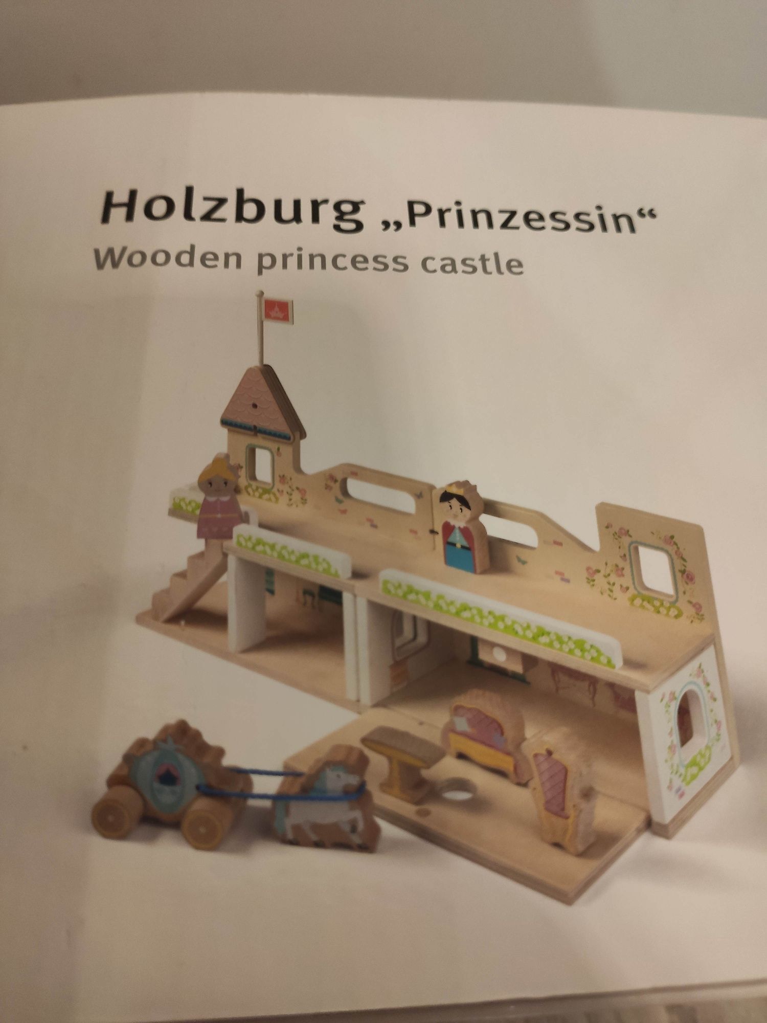 Drewniany domek zamek księżniczki