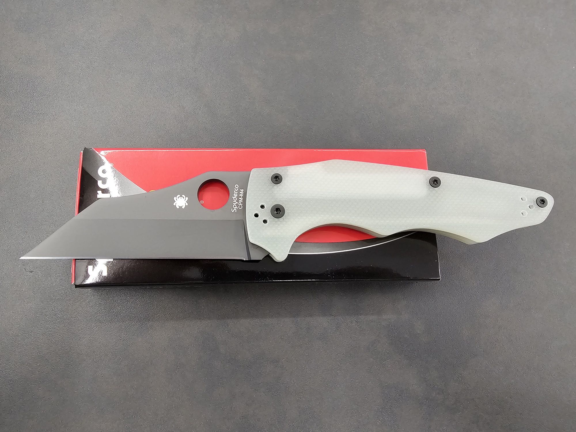 Эксклюзивный нож Spyderco YoJumbo M4