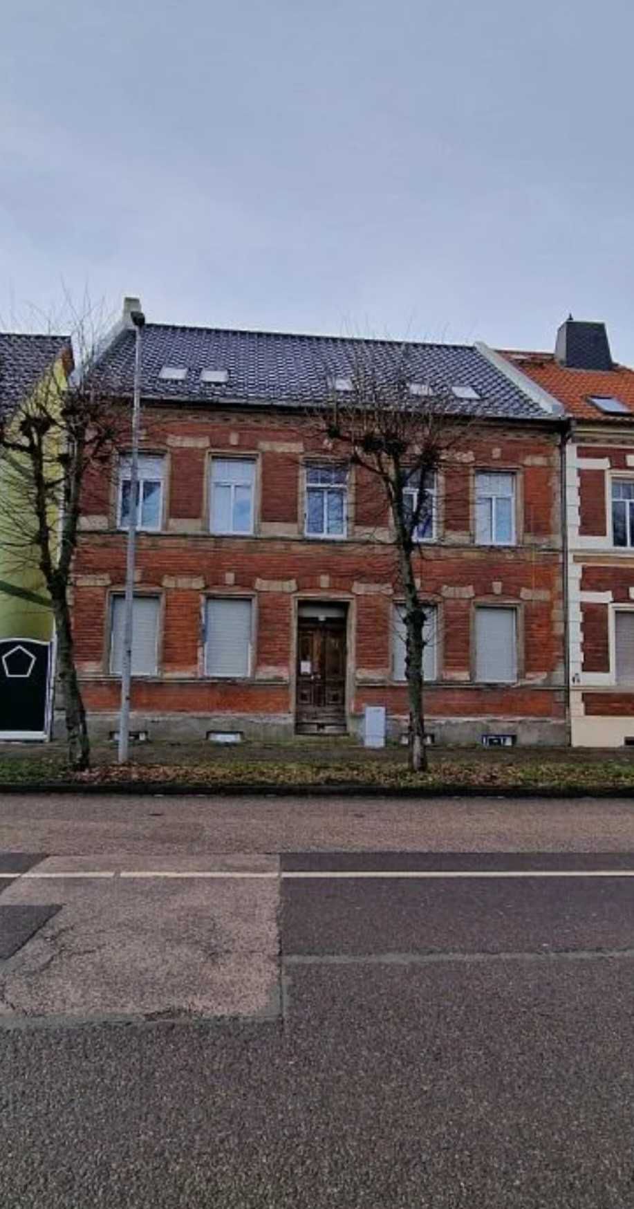 Германия!Почти полностью отремонтированный многоквартирный дом .