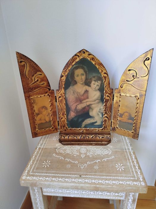 Oratório/Tríptico Religioso em madeira