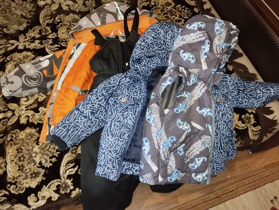 Продаю набір дитячих речей осінь - зима