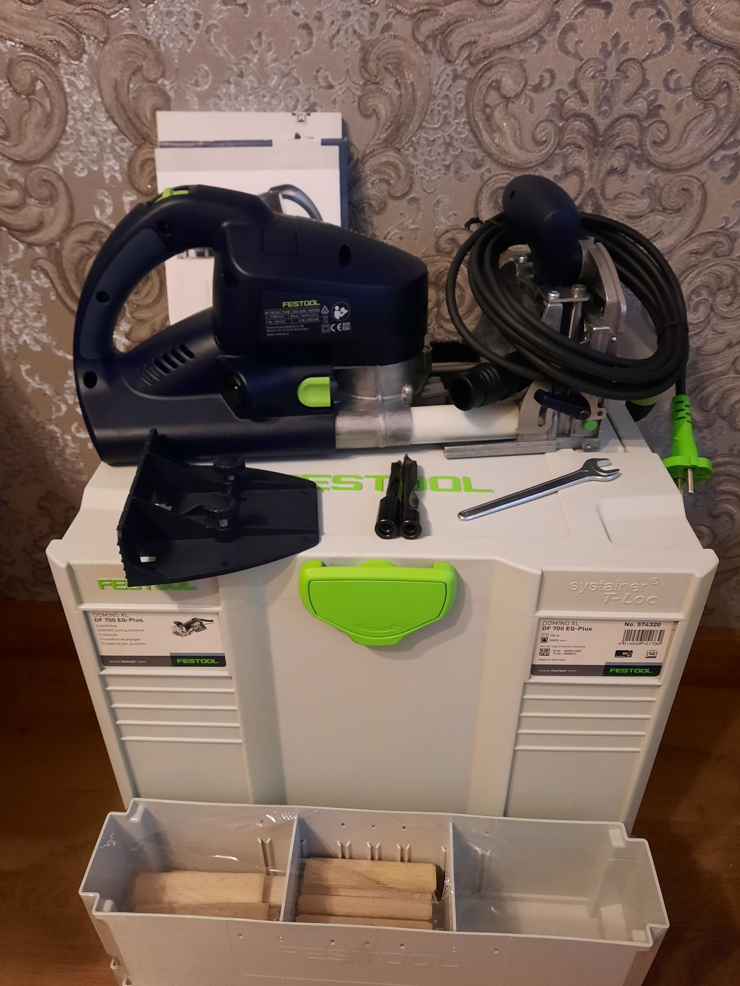 Festool DOMINO DF 700 EQ-Plus  Пазово-дюбельный фрезер