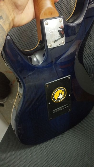 Sire Larry Carlton S7