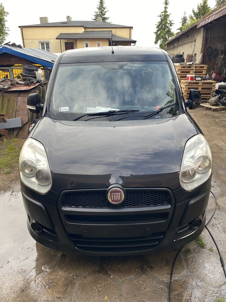 Fiat Doblo III 10-15r przód kompletny 1.3 Multijet Kolor: 632