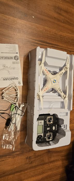 Dron średni do nauki latania syma x5c z kamerą