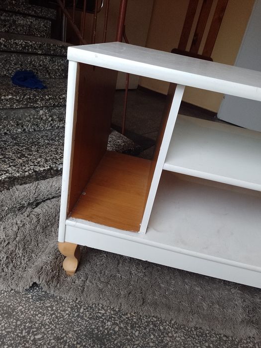 Szafka biała stojąca