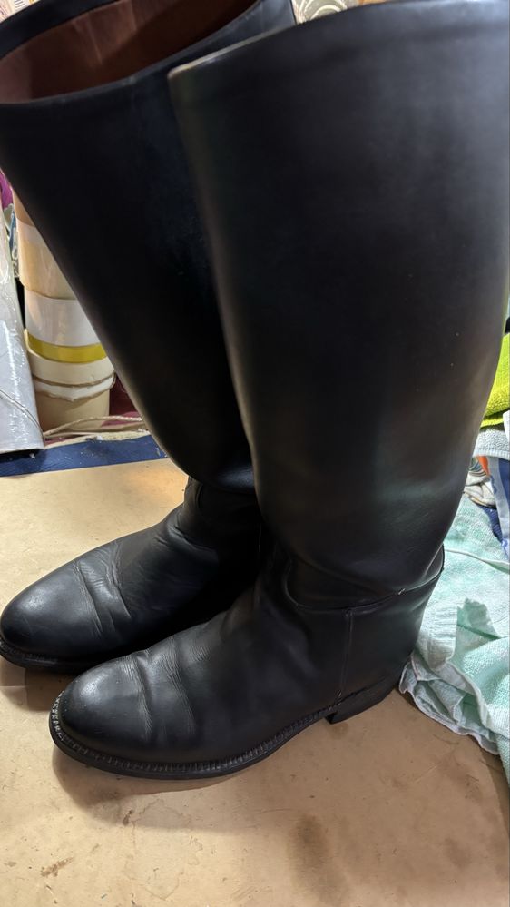 Botas de montar em couro numero 40 e calças