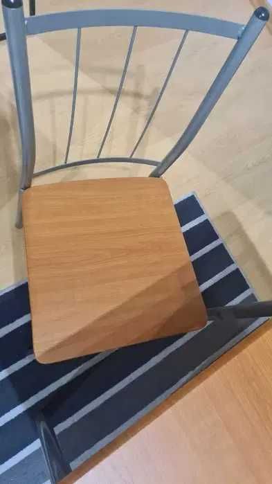 Mesa de cozinha com 4 cadeiras