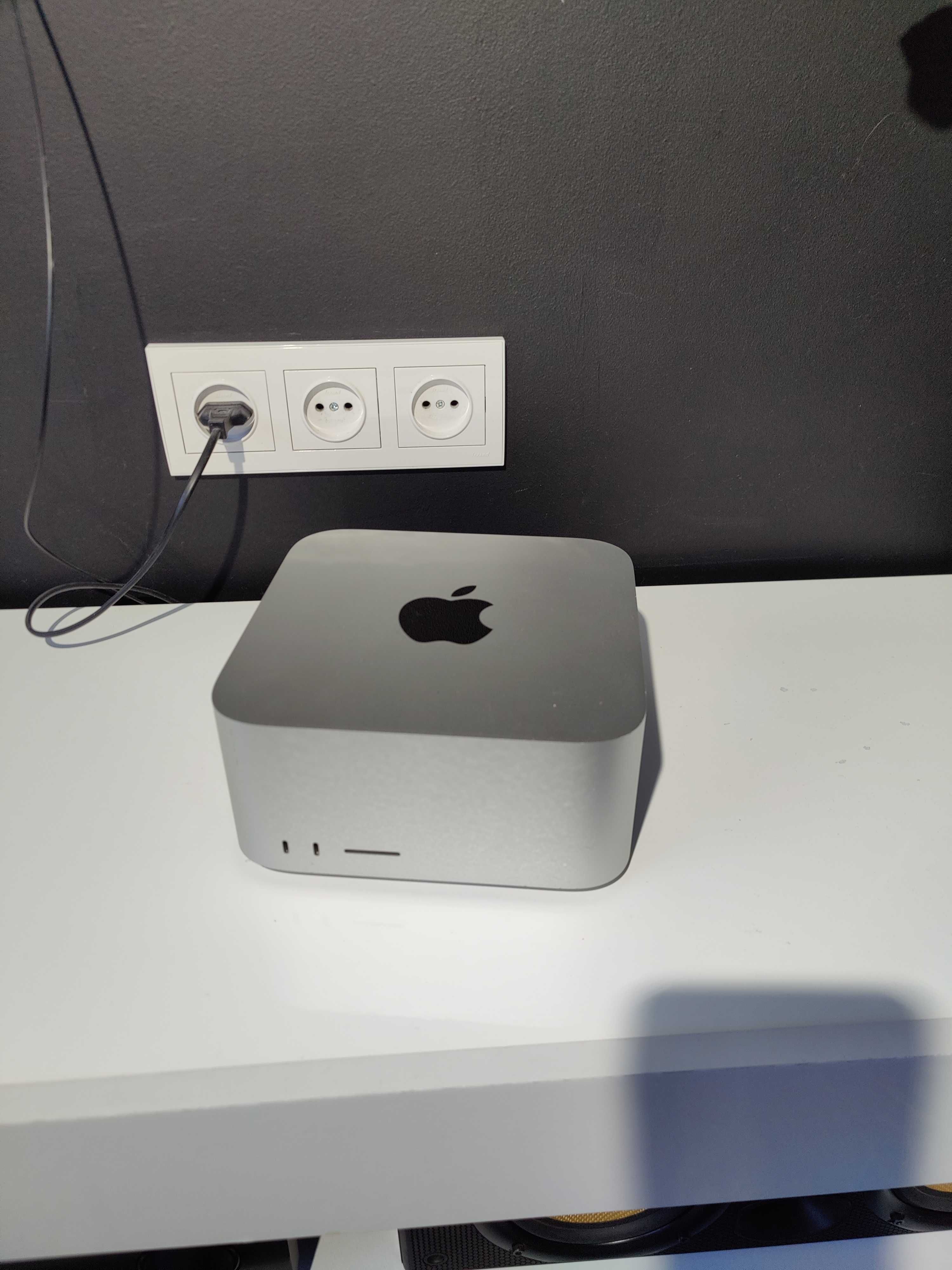 Mac studio 2022 apple / комп'ютер системний блок/ модель а2615