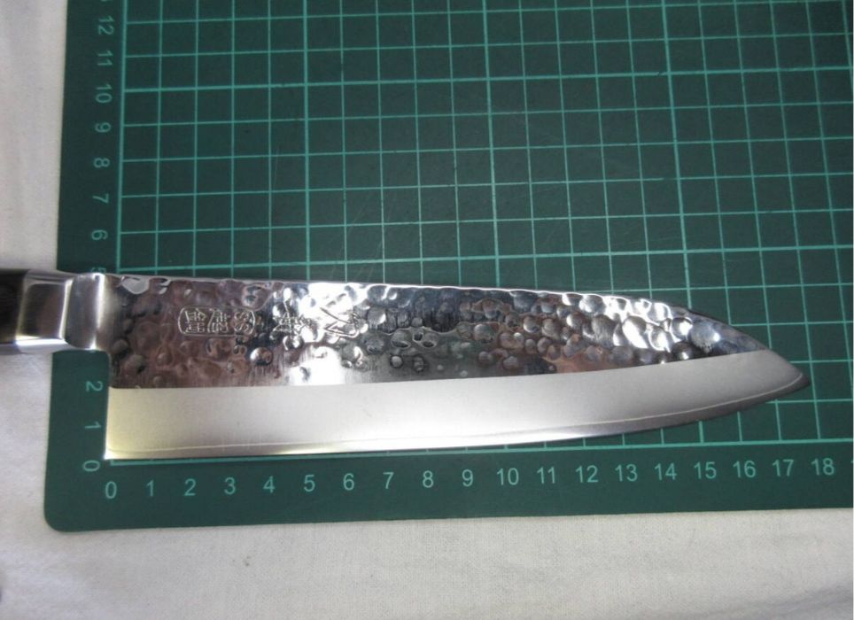 Японський кований кухонний ніж Guto