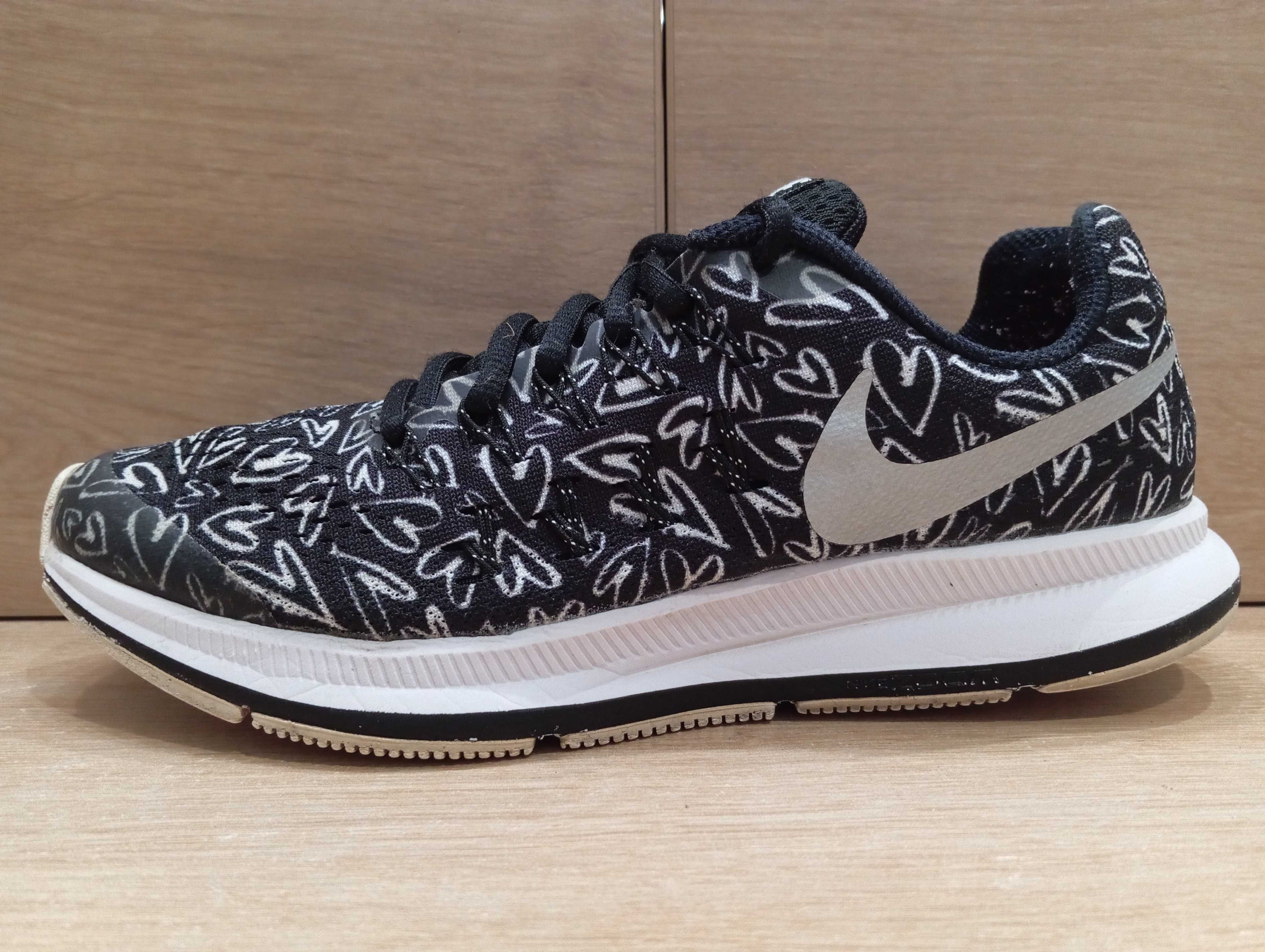 Nike
Air Zoom Pegasus 33 Damskie Buty Sportowe do biegania Rozm. 38,5