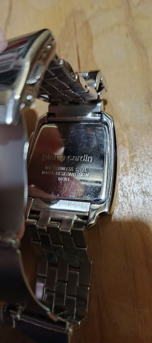 Продам мужские наручные часы Pierre Cardin в хорошем рабочем состоянии