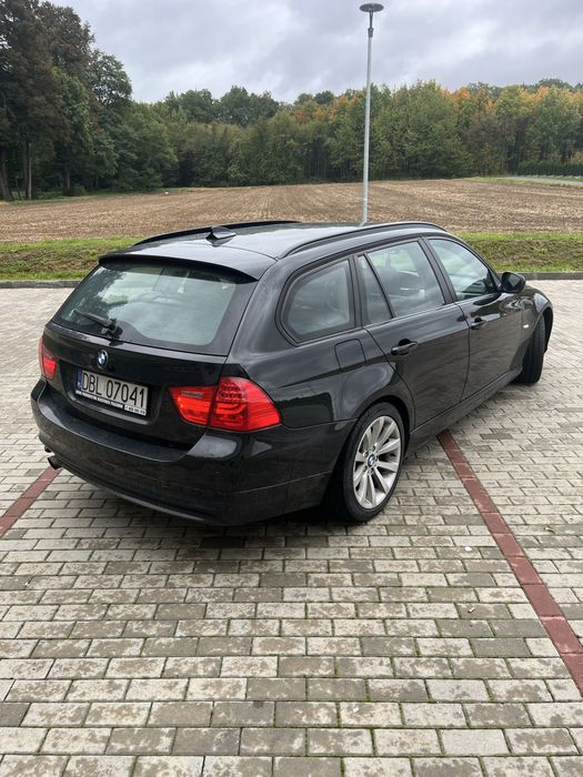 Bmw E91 2.0d 318d 143km navi skory climatronic grzane fotele