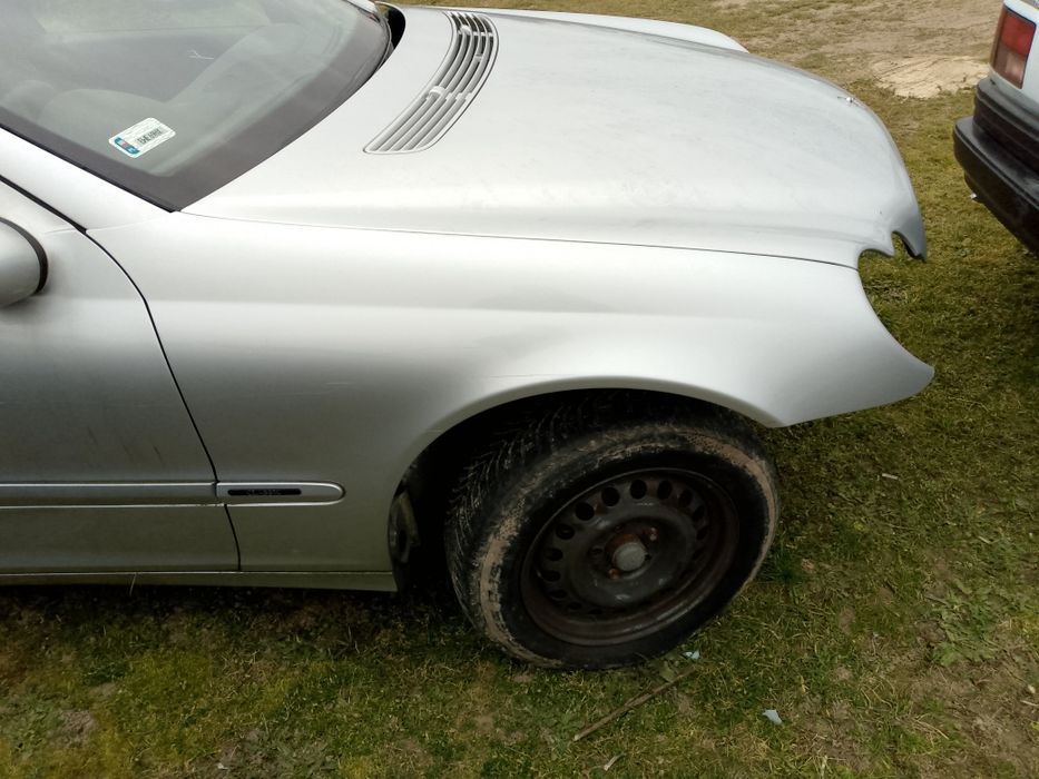 MERCEDES-BENZ W203 błotnik przedni prawy C744 kombi sedan lift