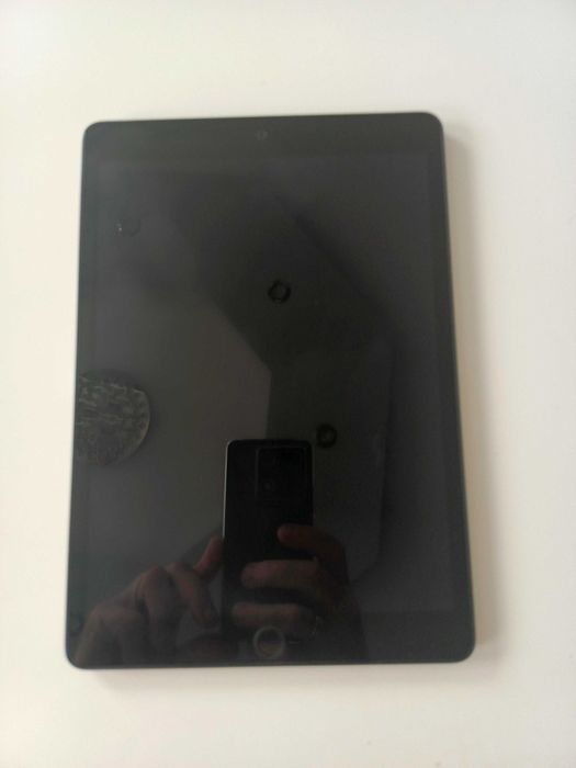 iPAD Apple (9th Generation) 64GB Space Gray WiFi + Celullar