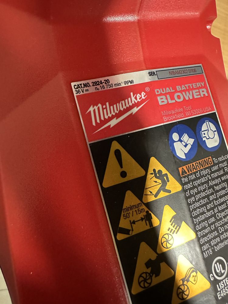 Акумуляторна повітродувка MILWAUKEE 2824-20 M18