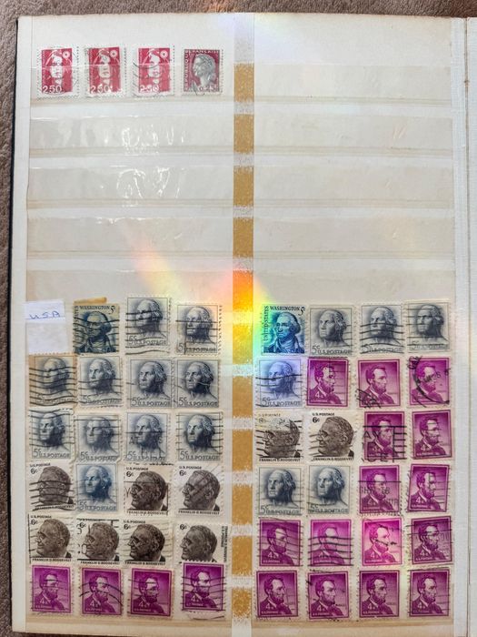 Альбомы с марками всего мира