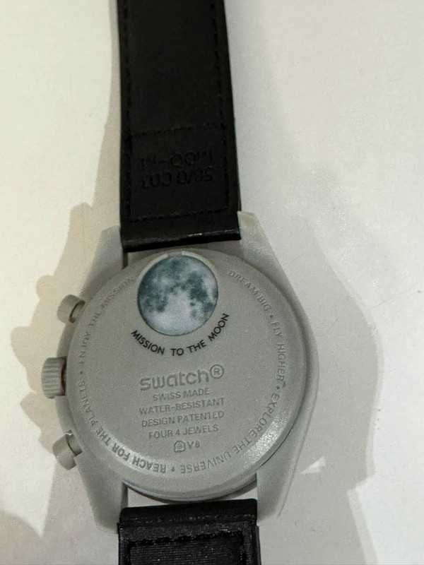 Bioceramika + Moon: Omega x Swatch SO33M100