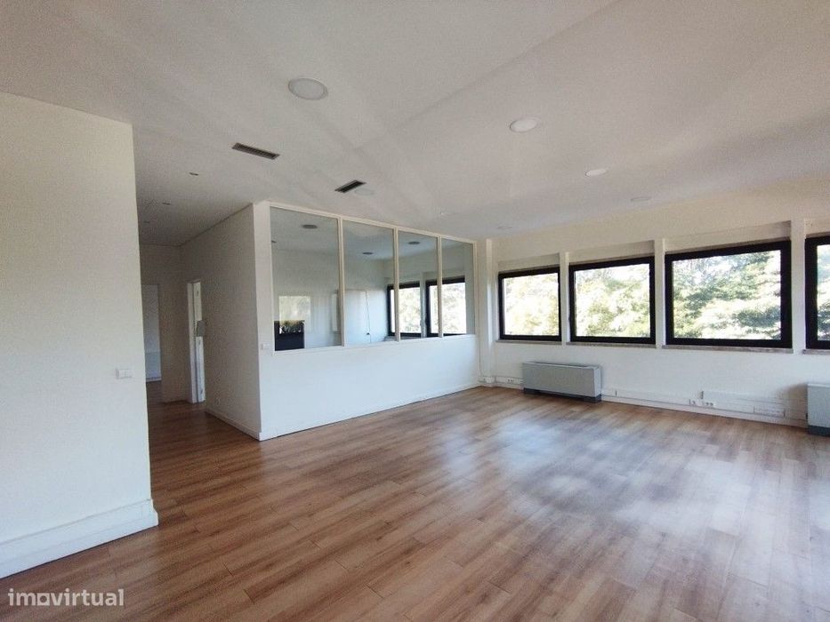 Escritório para arrendamento - Oeiras / Queluz de Baixo - 110 m²