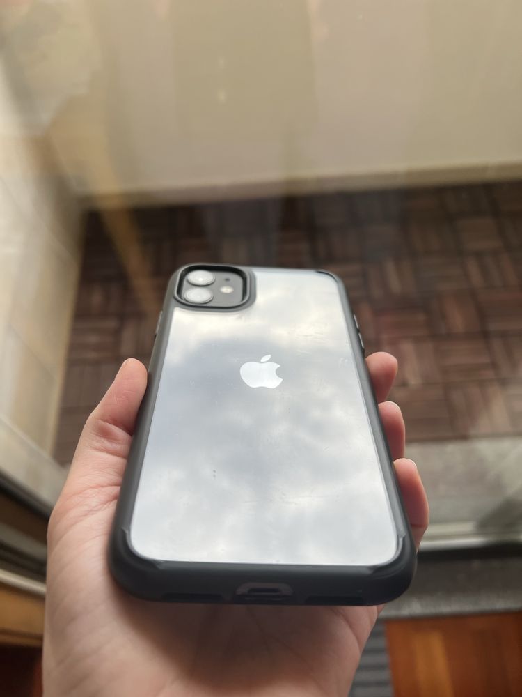 iPhone 11 64gb + capa e vidro temperado (sem qualquer problema)