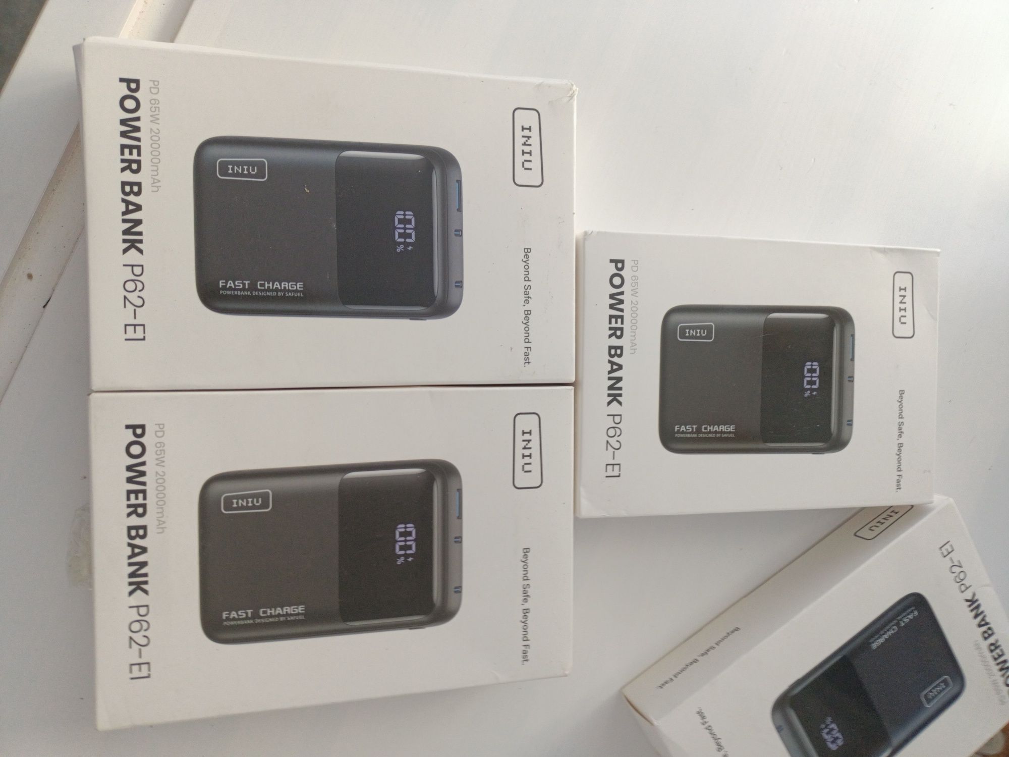 Iniu Power bank fast charg 20000mAh/65Wh