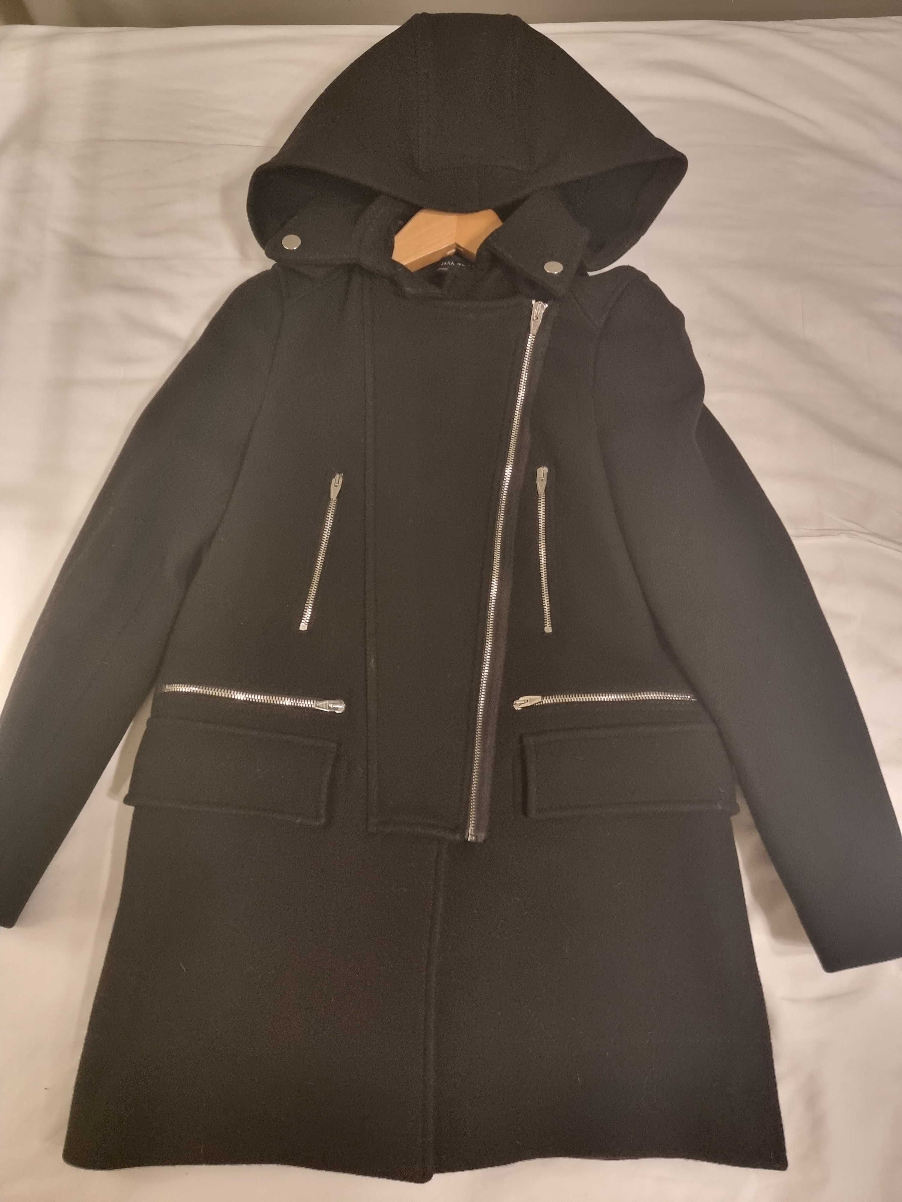 Wełniany płaszcz Zara