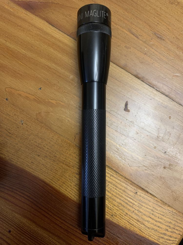 Продам фонарік mini maglite