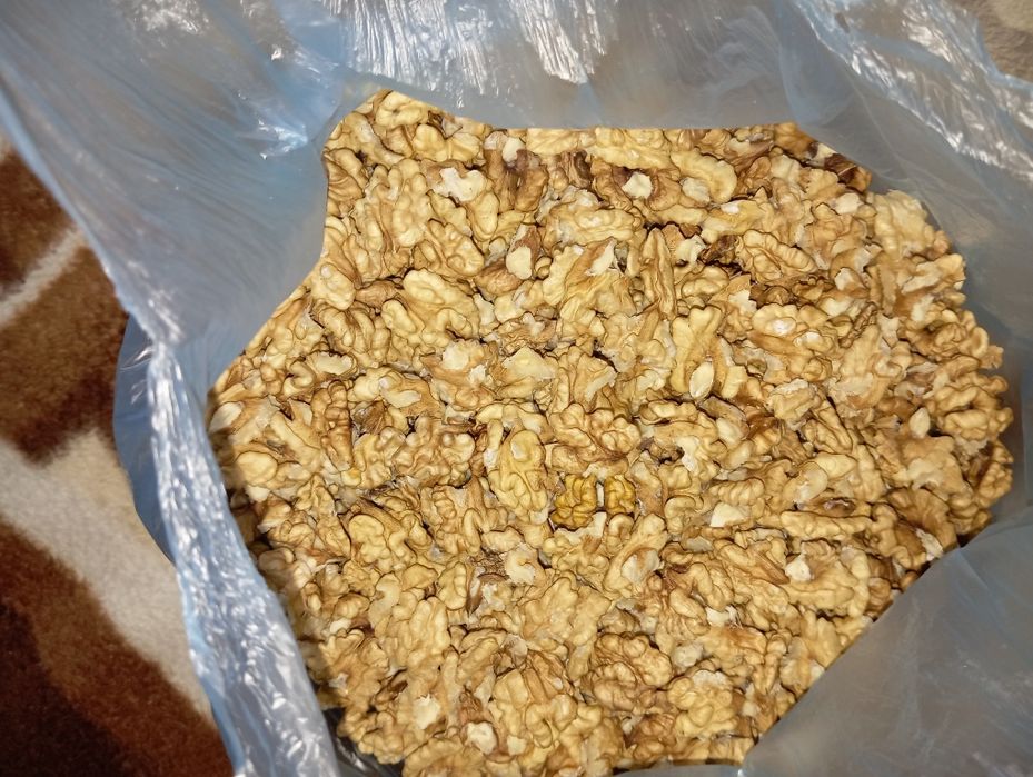 Горіхи, горіх грецький, горіхи